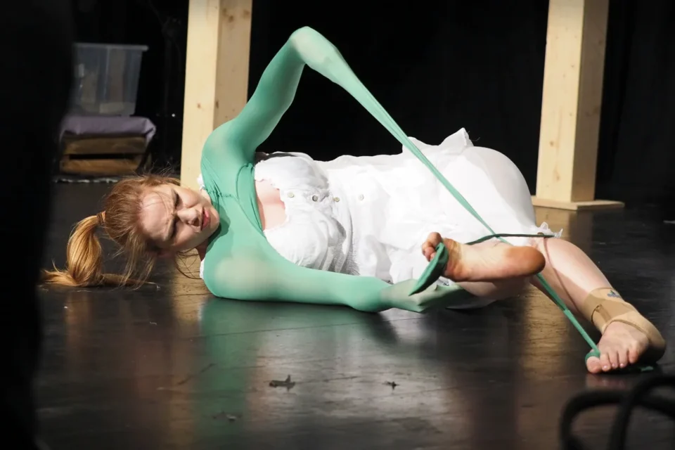 10 05 2015 LUBLIN UL JEZUICKA TEATR STARY - TEATR MALEGO WIDZA Z WARSZAWY - CZTERY PORY ROKU FOT WOJCIECH NIESPIALOWSKI / TS