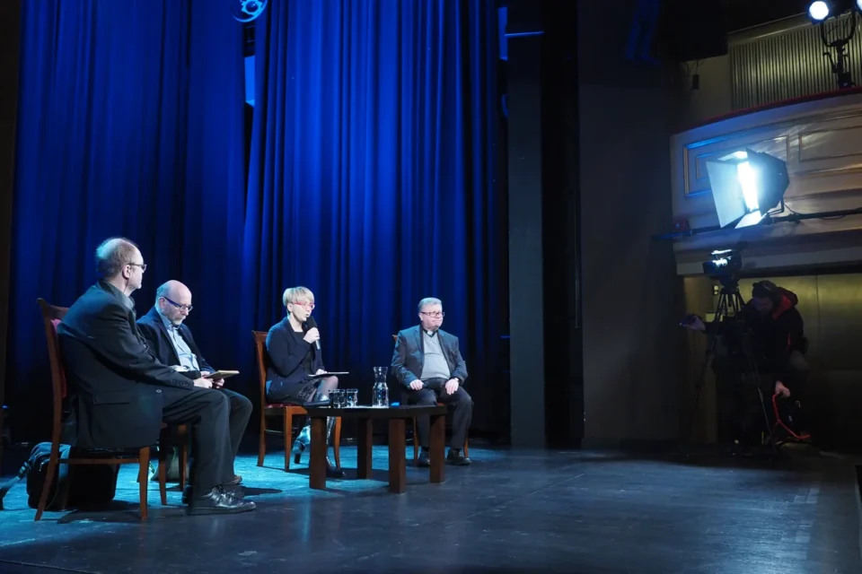 15 12 2016 LUBLIN UL JEZUICKA TEATR STARY DEBATA PONAD GRANICAMI " KATOLICYZM