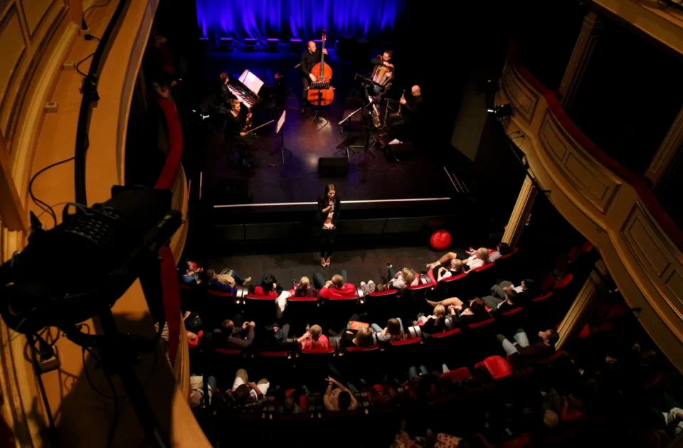 30 09 2012 LUBLIN TEATR STARY KONCERT ANNY DERESZOWSKIEJ I THE NEW ART ENSEMBLE KONCERT BAJKI I DOBRANOCKI FOT DOROTA AWIORKO - KLIMEK