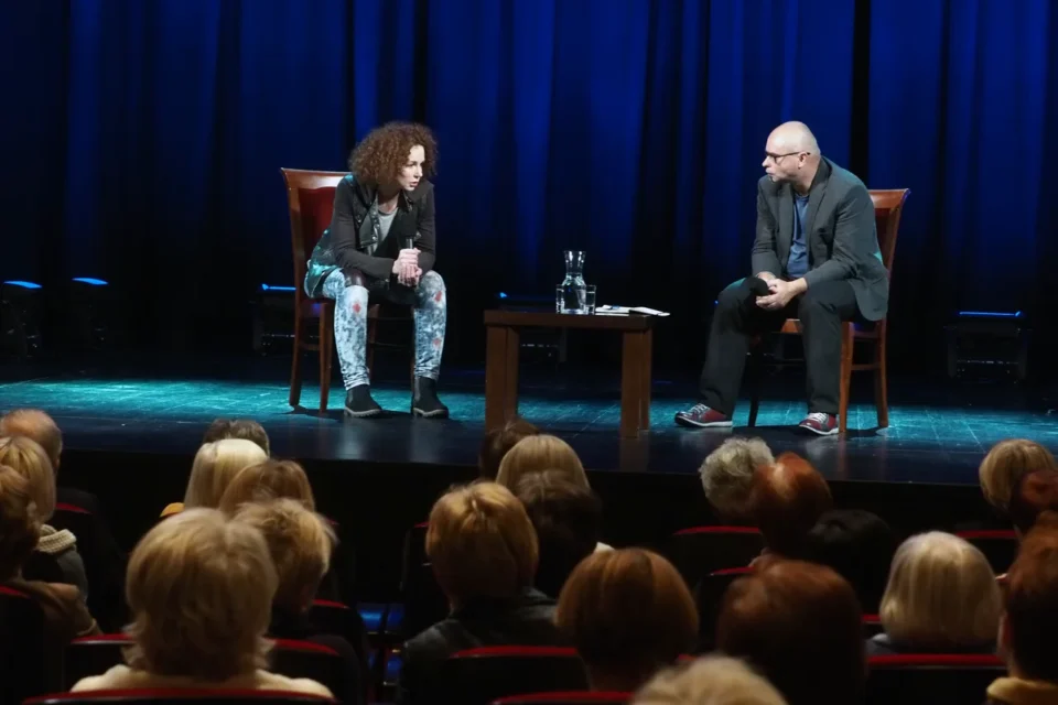 OLYMPUS DIGITAL CAMERA          24 11 2015 UL JEZUICKA LUBLIN TEATR STARY BITWA O KULTURE GOSC Agata Duda - Gracz FOT DOROTA AWIORKO