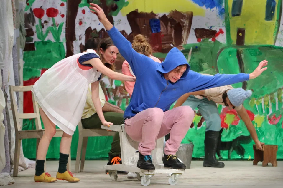 28 06 2014 LUBLIN UL JEZUICKA TEATR STARY N/Z PRZEDSTAWIENIE PT DZIECI Z BULLERBYN - TEATR POLSKI WE WROCLAWIU FOT WOJCIECH NIESPIALOWSKI / TS