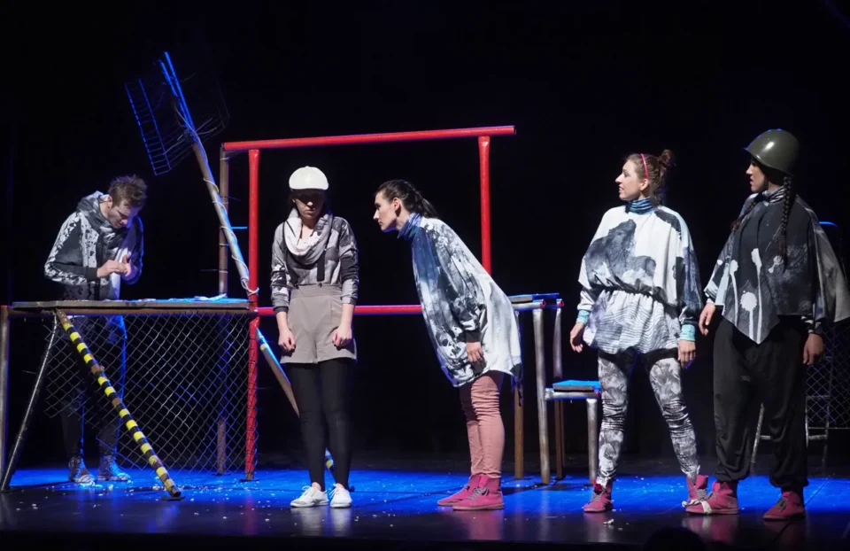 18 06 2017 LUBLIN UL JEZUICKA TEATR STARY PRZEDSTAWIENIE DLA DZIECI PT „ DZIOB W DZIOB ” - MIEJSKIE CENTRUM KULTURY W TYCHACH FOT. WOJCIECH NIESPIALOWSKI