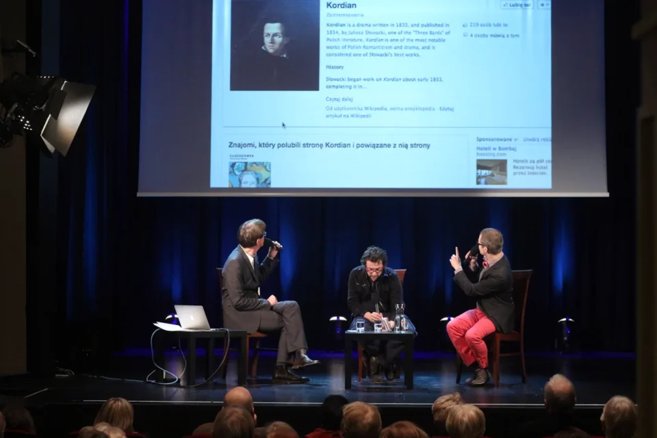 12 02 2013 UL JEZUICKA LUBLIN TEATR STARY  Spotkania Bitwa o kulture Czy Facebook moze byc dobry dla kultury Prowadzenie Roman Pawlowski