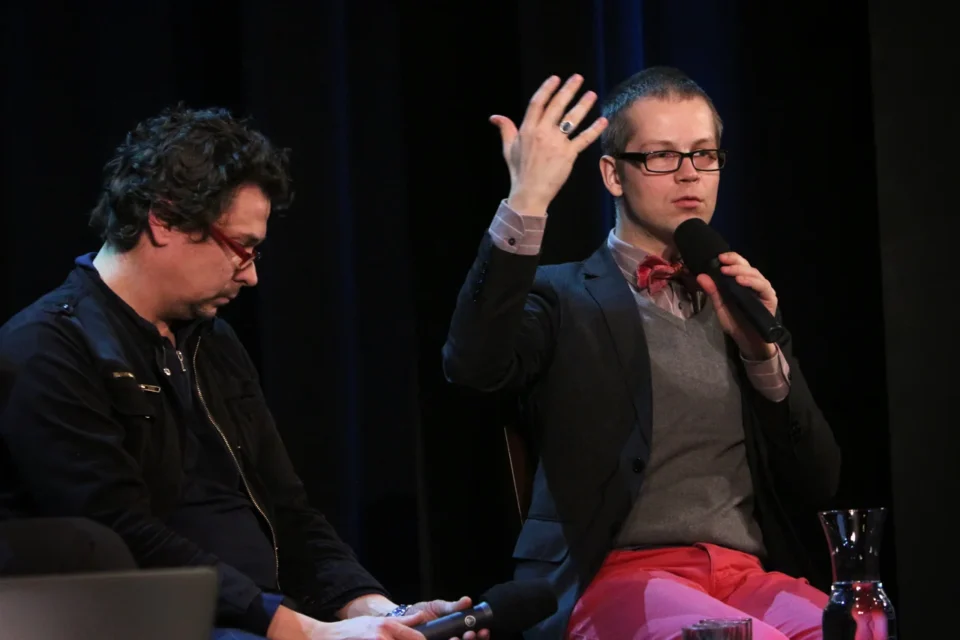 12 02 2013 UL JEZUICKA LUBLIN TEATR STARY  Spotkania Bitwa o kulture Czy Facebook moze byc dobry dla kultury Prowadzenie Roman Pawlowski