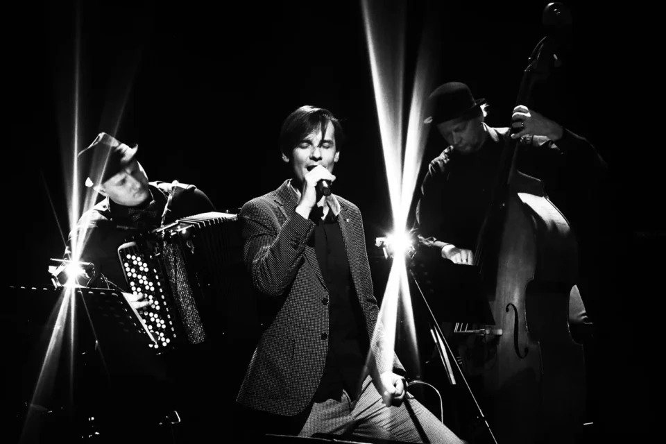 OLYMPUS DIGITAL CAMERA          09 03 2016 LUBLIN KONCERT Tango Fogg FOT DOROTA AWIORKO