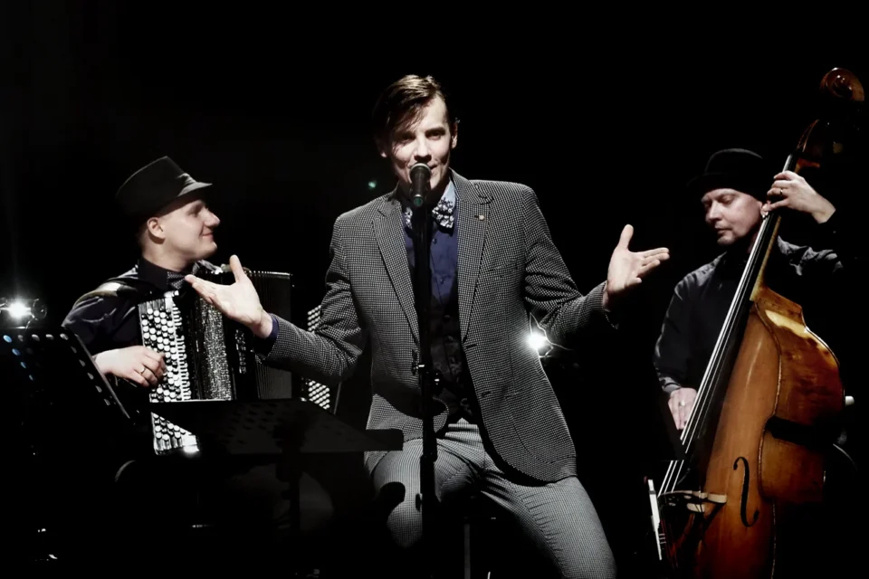 OLYMPUS DIGITAL CAMERA          09 03 2016 LUBLIN KONCERT Tango Fogg FOT DOROTA AWIORKO