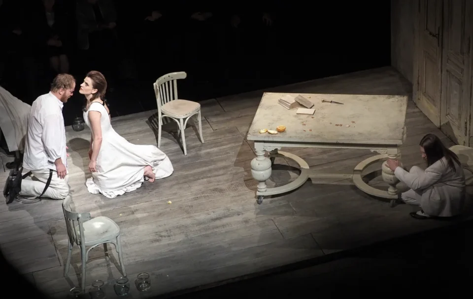 18 12 2015 UL JEZUICKA LUBLIN TEATR STARY SPEKTAKL " IDIOTA " STUDIO TEATRALNE KOLO