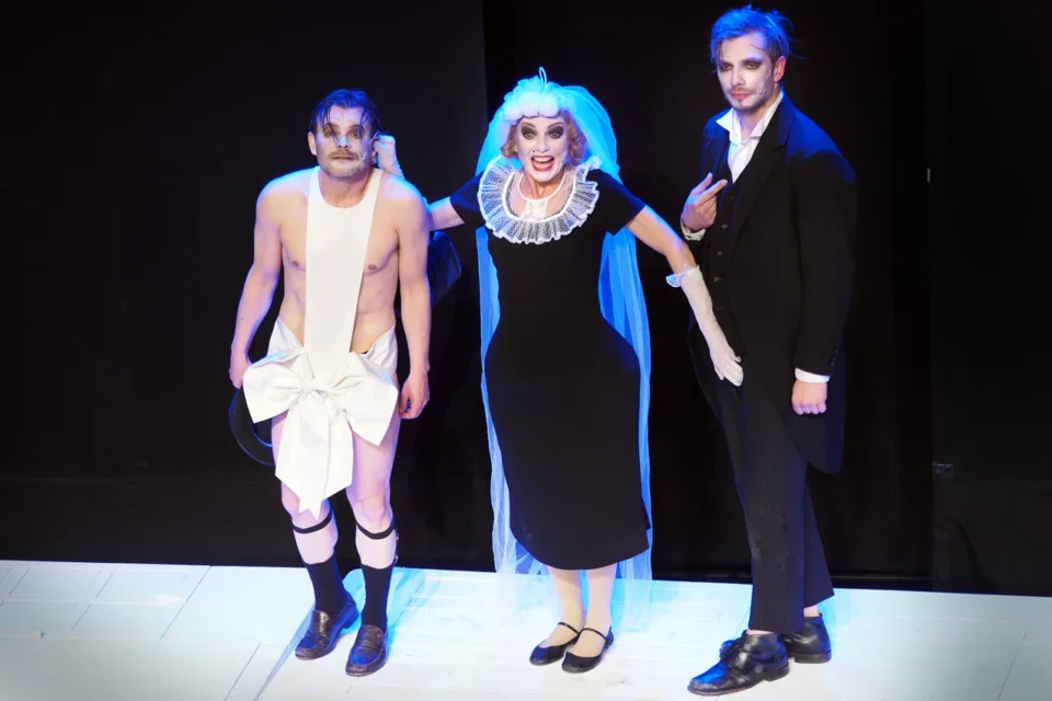 28 05 2015 LUBLIN UL JEZUICKA TEATR STARY JACOBI I LEIDENTAL - TEATR TU I TERAZ W KOPRODUKCJI Z TEATREM POWSZECHNYM IM ZYGMUNTA HUBNERA FOT WOJCIECH NIESPIALOWSKI / TS *** Local Caption *** Edyta Olszówka