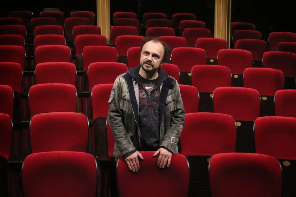 28 01 2013 LUBLIN UL JEZUICKA TEATR STARY TEATR KINO W TEATRZE DOM ZLY PROWADZENIE MAGDALENA SANDECKA GOSC ARKADIUSZ JAKUBIK  FOT DOROTA AWIORKO - KLIMEK