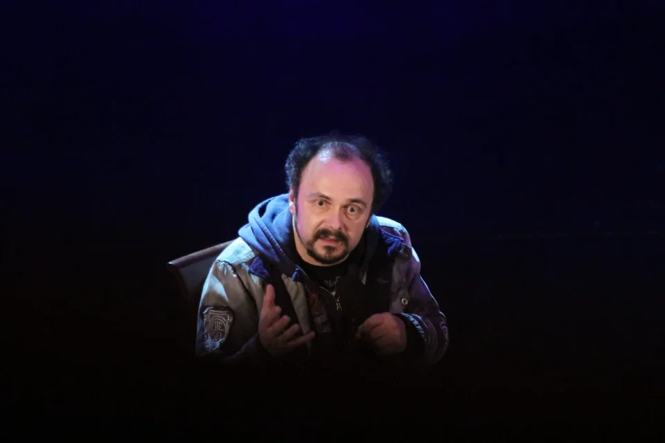 28 01 2013 LUBLIN UL JEZUICKA TEATR STARY TEATR KINO W TEATRZE DOM ZLY PROWADZENIE MAGDALENA SANDECKA GOSC ARKADIUSZ JAKUBIK  FOT DOROTA AWIORKO - KLIMEK