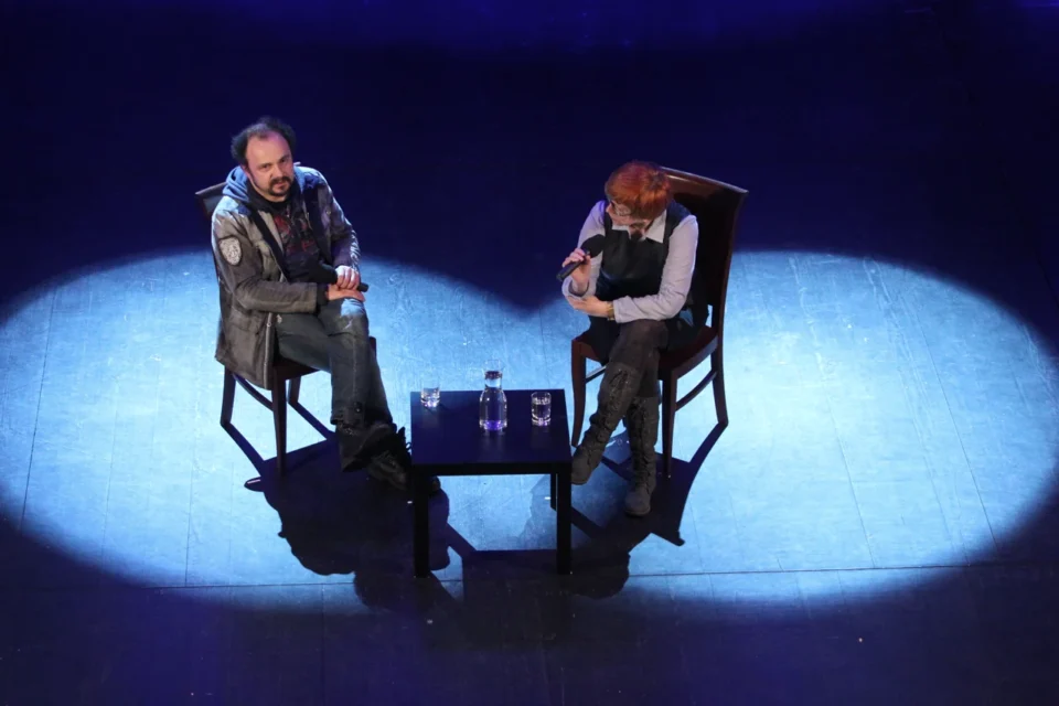 28 01 2013 LUBLIN UL JEZUICKA TEATR STARY TEATR KINO W TEATRZE DOM ZLY PROWADZENIE MAGDALENA SANDECKA GOSC ARKADIUSZ JAKUBIK  FOT DOROTA AWIORKO - KLIMEK