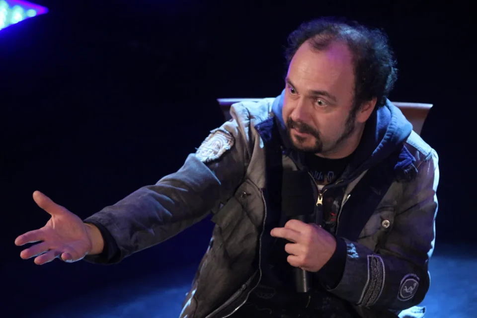 28 01 2013 LUBLIN UL JEZUICKA TEATR STARY TEATR KINO W TEATRZE DOM ZLY PROWADZENIE MAGDALENA SANDECKA GOSC ARKADIUSZ JAKUBIK  FOT DOROTA AWIORKO - KLIMEK