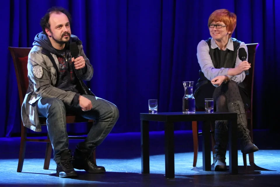 28 01 2013 LUBLIN UL JEZUICKA TEATR STARY TEATR KINO W TEATRZE DOM ZLY PROWADZENIE MAGDALENA SANDECKA GOSC ARKADIUSZ JAKUBIK  FOT DOROTA AWIORKO - KLIMEK