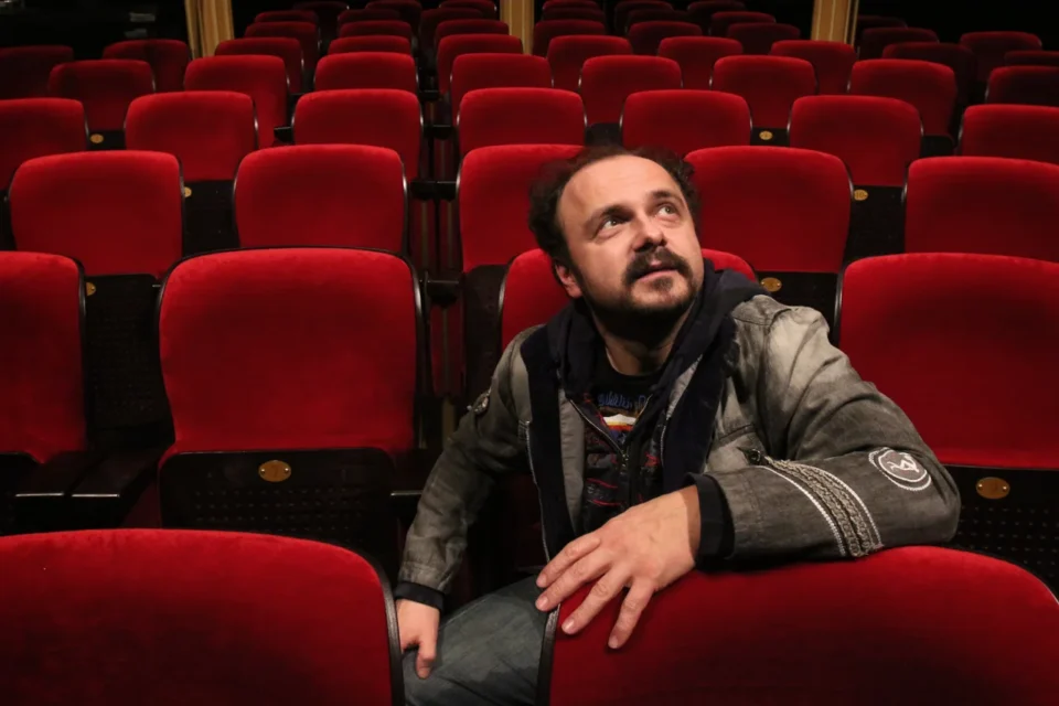 28 01 2013 LUBLIN UL JEZUICKA TEATR STARY TEATR KINO W TEATRZE DOM ZLY PROWADZENIE MAGDALENA SANDECKA GOSC ARKADIUSZ JAKUBIK  FOT DOROTA AWIORKO - KLIMEK