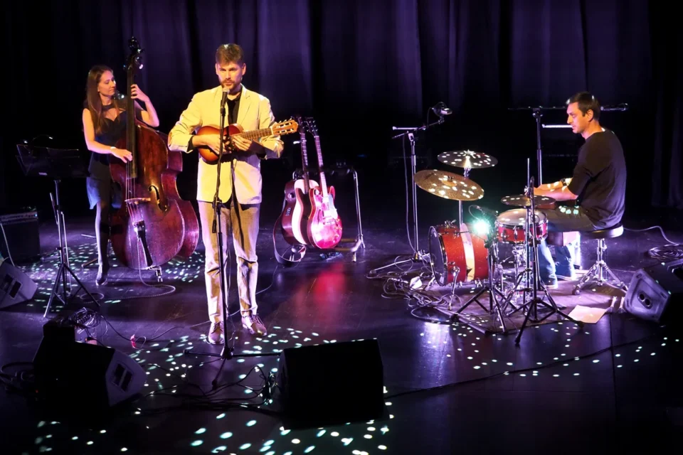 08 10 2015 LUBLIN UL JEZUICKA TEATR STARY KONCERT LUKASZ JEMIOLA TRIO FOT WOJCIECH NIESPIALOWSKI / TS