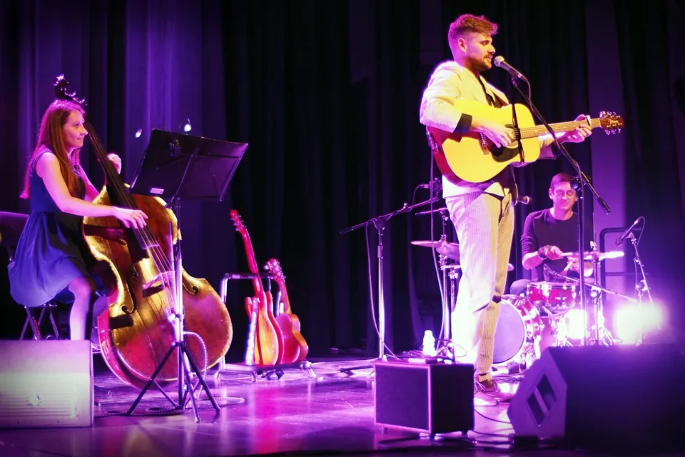 08 10 2015 LUBLIN UL JEZUICKA TEATR STARY KONCERT LUKASZ JEMIOLA TRIO FOT WOJCIECH NIESPIALOWSKI / TS