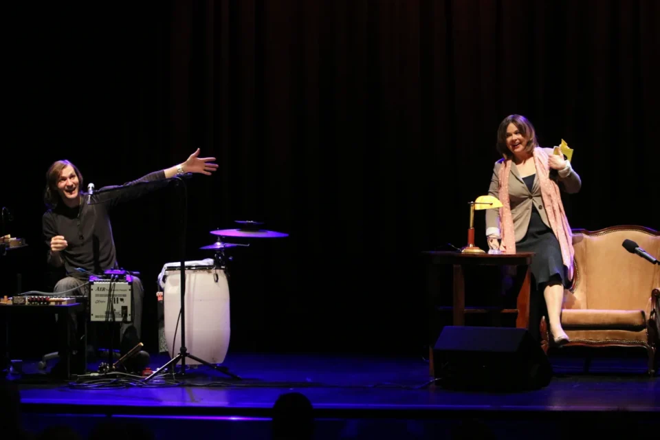 02 12 2012 LUBLIN TEATR STARY BAJKOWA NIEDZIELA  CZYTALA  EDYTA JUNGOWSKA FOT DOROTA AWIORKO - KLIMEK