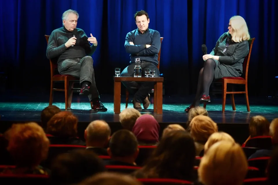 19 10 2015 LUBLIN UL JEZUICKA TEATR STARY KINO W TEATRZE KROL ZYCIA - ROBERT WIECKIEWICZ I JERZY ZIELINSKI FOT WOJCIECH NIESPIALOWSKI / TS