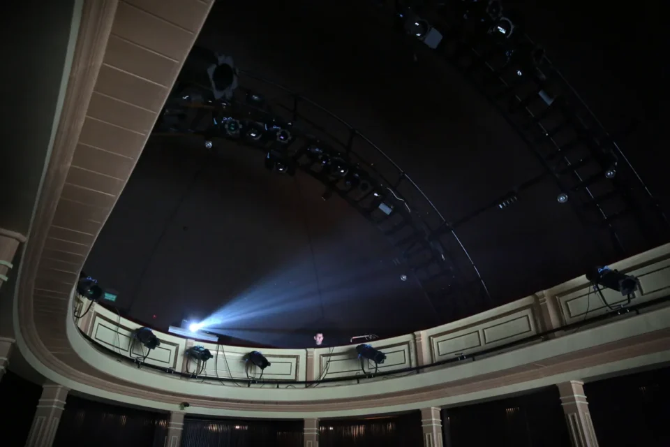 04 04 2016 LUBLIN UL JEZUICKA TEATR STARY KINO Z MUZYKA NA ZYWO W TEATRZE STARYM MUZYKA: MARCIN PUKALUK FOT WOJCIECH NIESPIALOWSKI / TS