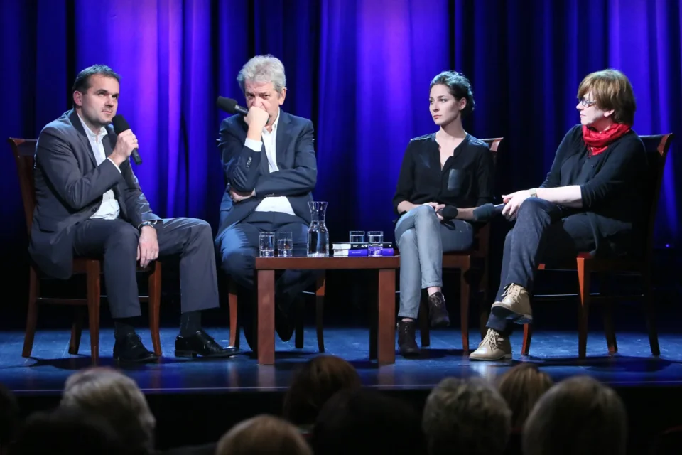 21 10 2013 LUBLIN UL JEZUICKA TEATR STARY KINO W TEATRZE STARYM SPOTKANIE Z TWORCAMI FILMU AMBASSADA - JULIUSZEM MACHULSKIM