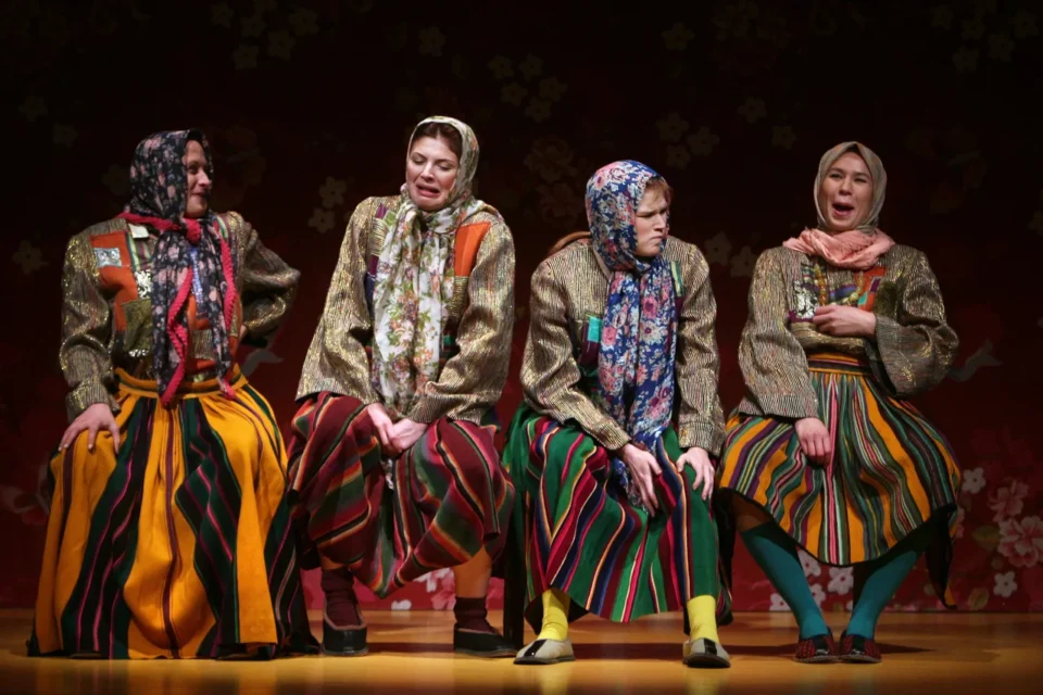 11.10.2013 LUBLIN UL JEZUICKA TEATR STARY TEATR ROMA Studio Teatralne KOŁO Kalino malino czerwona jagodo  FOT DOROTA AWIORKO - KLIMEK