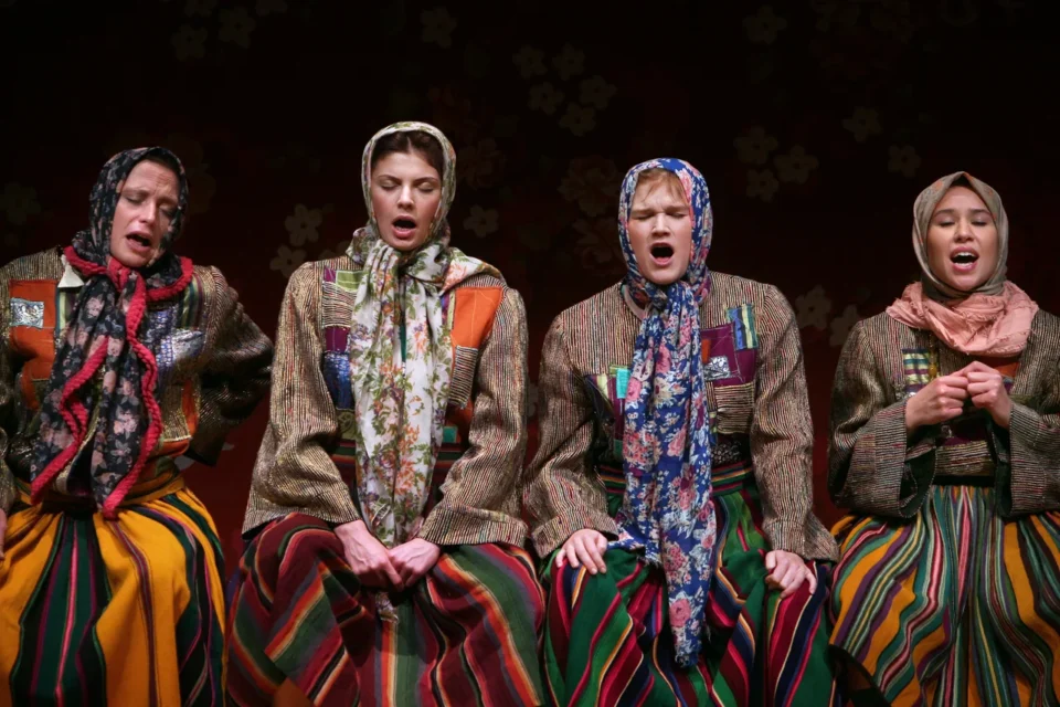 11.10.2013 LUBLIN UL JEZUICKA TEATR STARY TEATR ROMA Studio Teatralne KOŁO Kalino malino czerwona jagodo  FOT DOROTA AWIORKO - KLIMEK