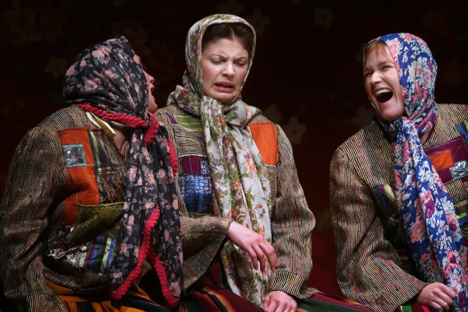 11.10.2013 LUBLIN UL JEZUICKA TEATR STARY TEATR ROMA Studio Teatralne KOŁO Kalino malino czerwona jagodo  FOT DOROTA AWIORKO - KLIMEK