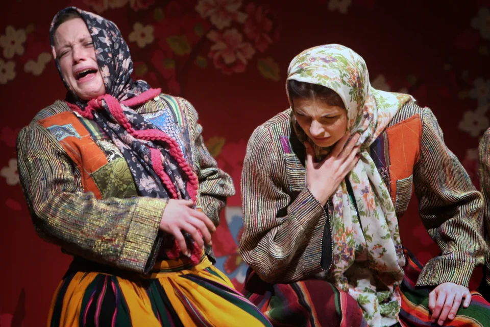 11.10.2013 LUBLIN UL JEZUICKA TEATR STARY TEATR ROMA Studio Teatralne KOŁO Kalino malino czerwona jagodo  FOT DOROTA AWIORKO - KLIMEK