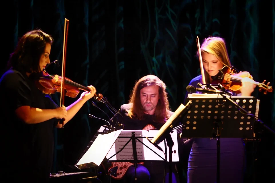 14 10 2015 LUBLIN UL JEZUICKA TEATR STARY KONCERT CEZARY KONRAD TRIO FOT WOJCIECH NIESPIALOWSKI / TS