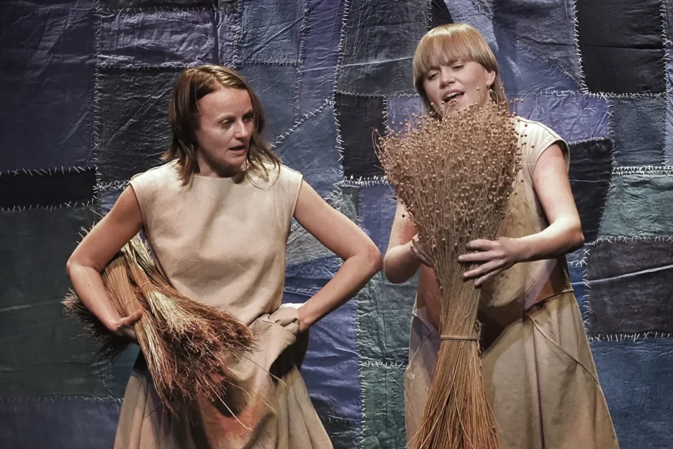 OLYMPUS DIGITAL CAMERA          19 03 2017 LUBLIN UL JEZUICKA TEATR STARY SPEKTAKL DLA DZIECI LEN ATOFRI POZNAN