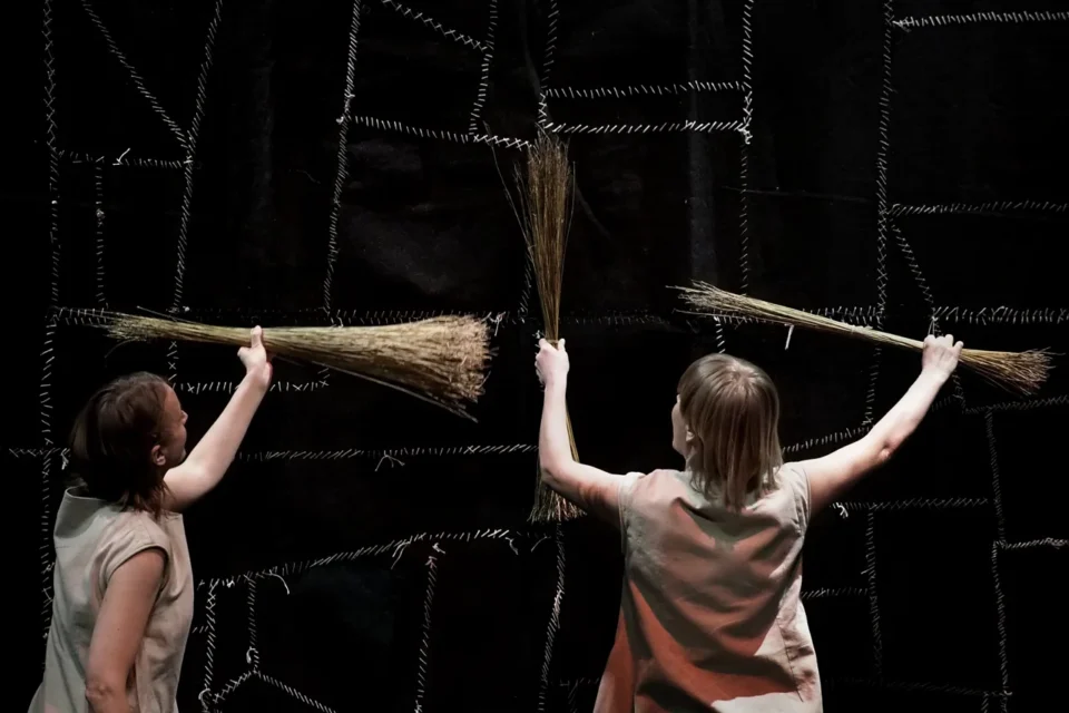 OLYMPUS DIGITAL CAMERA 19 03 2017 LUBLIN UL JEZUICKA TEATR STARY SPEKTAKL DLA DZIECI LEN ATOFRI POZNAN