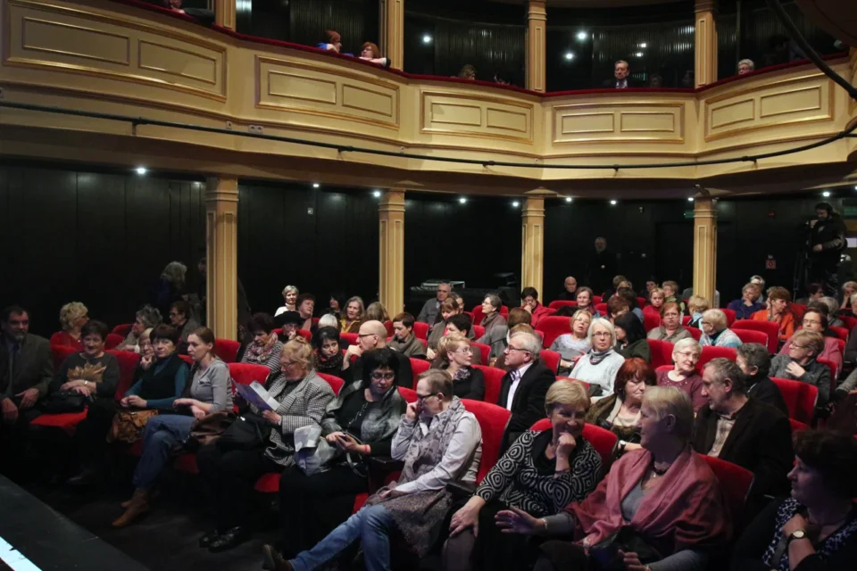 05 02 2013 LUBLIN UL JEZUICKA TEATR STARY BITWA O LITERATURE - WLASNIE LECI KABARECIK