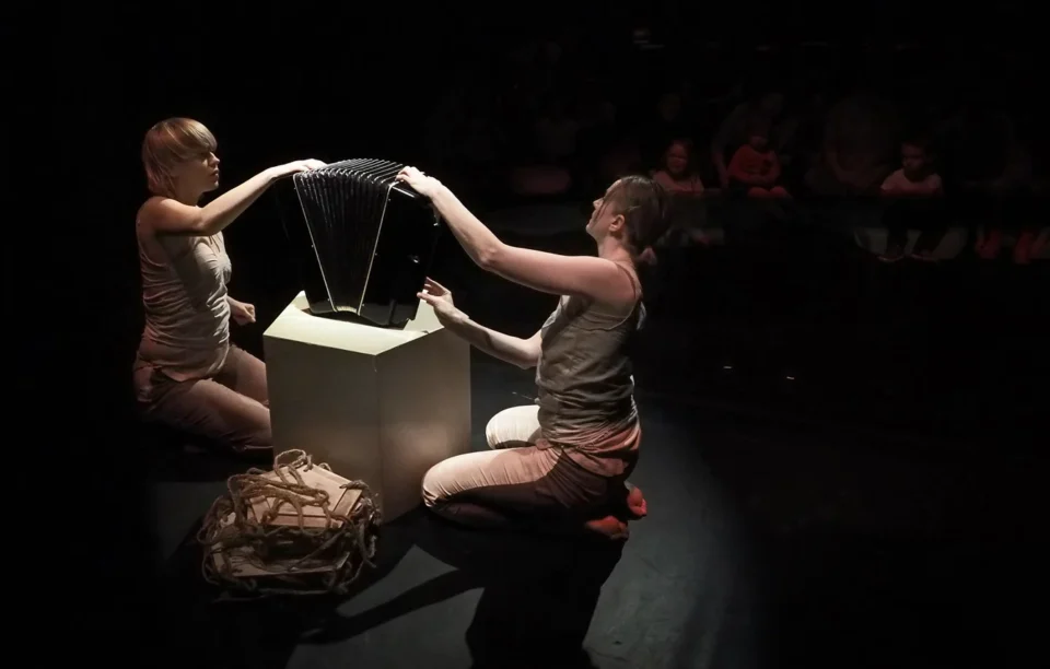 18 04 2016 LUBLIN UL JEZUICKA TEATR STARY „ LULAJKA ” TEATR ATOFRI / POZNAN FOT WOJCIECH NIESPIALOWSKI