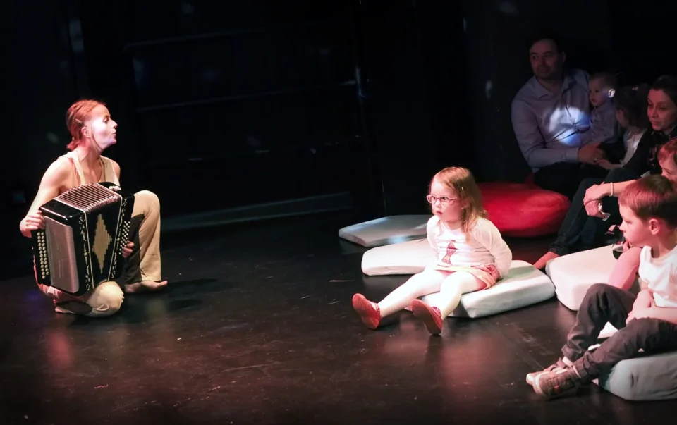 18 04 2016 LUBLIN UL JEZUICKA TEATR STARY „ LULAJKA ” TEATR ATOFRI / POZNAN FOT WOJCIECH NIESPIALOWSKI