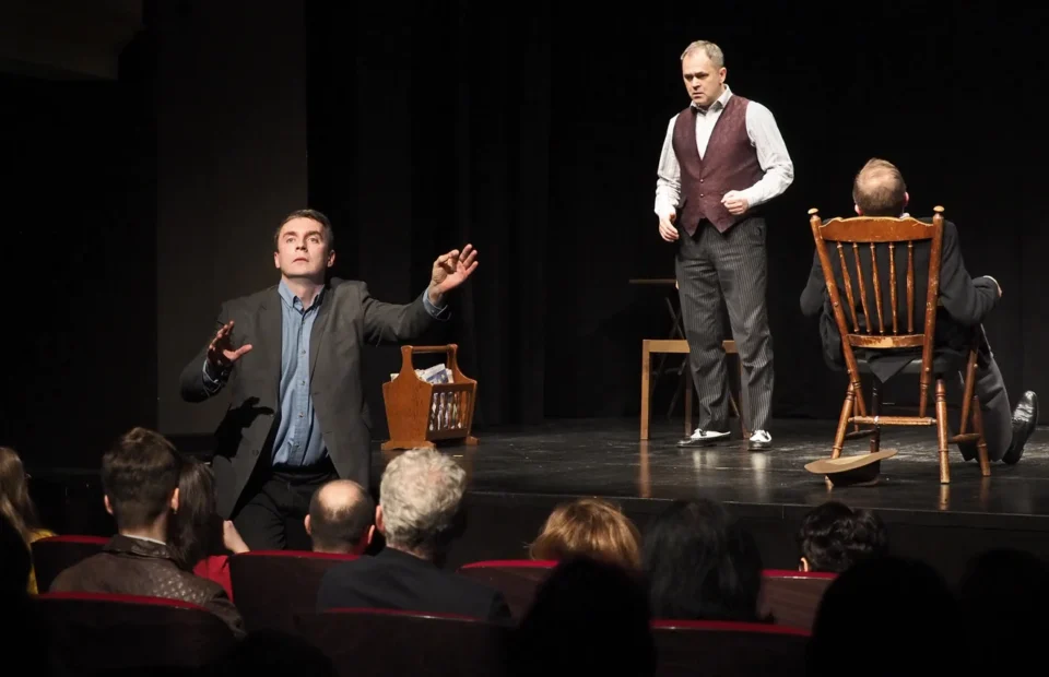 27 02 2016 UL JEZUICKA TEATR STARY MARATON SCENICZNY TEATRU KTO "ATRAMENT DLA LEWORECZNYCH . KOMEDIA ABSURDALNA" "SWIECI TEGO TYGODNIA. KOMEDIA OBYCZAJOWA" " TEATR TELEWIZJI. KOMEDIA KRYMINALNA " FOT WOJCIECH NIESPIALOWSKI / TS