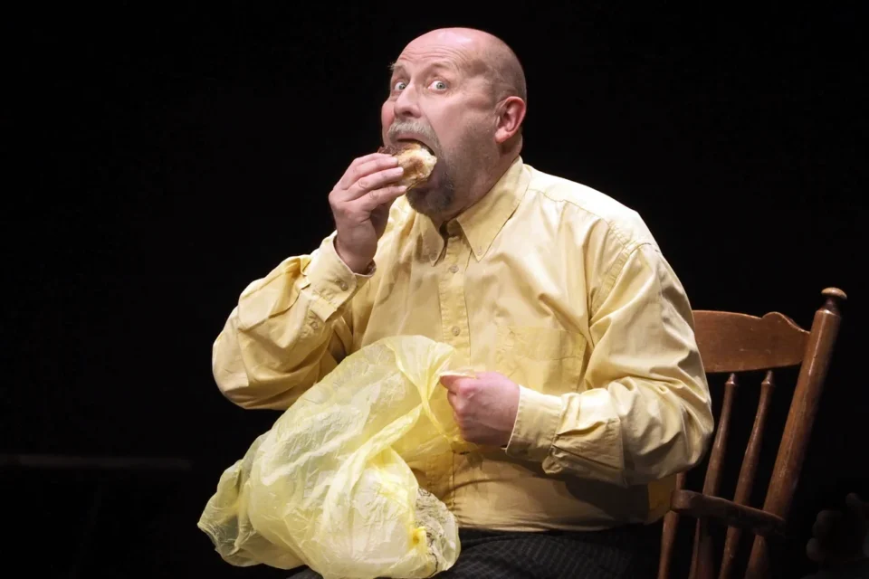 27 02 2016 UL JEZUICKA TEATR STARY MARATON SCENICZNY TEATRU KTO "ATRAMENT DLA LEWORECZNYCH . KOMEDIA ABSURDALNA" "SWIECI TEGO TYGODNIA. KOMEDIA OBYCZAJOWA" " TEATR TELEWIZJI. KOMEDIA KRYMINALNA " FOT WOJCIECH NIESPIALOWSKI / TS