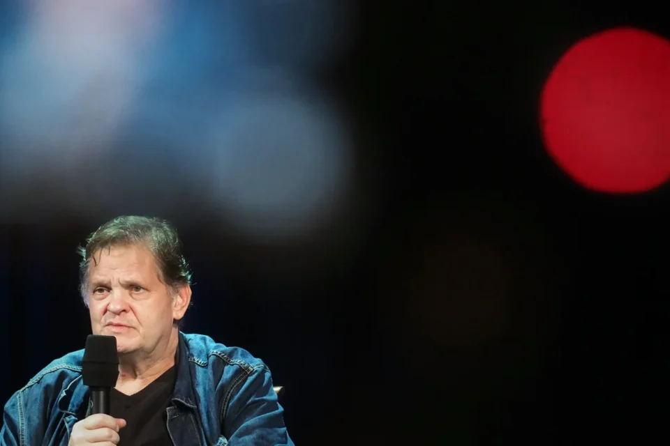 OLYMPUS DIGITAL CAMERA          03 11 2015 TEATR STARY BITWA O KULTURE GOSC JAROSLAW MIKOLAJEWSKI PROWADZENIE GRAZYNA LUTOSLAWSKA FOT DOROTA AWIORKO