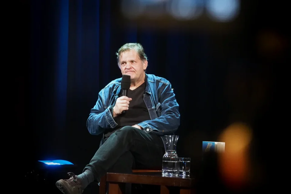 OLYMPUS DIGITAL CAMERA          03 11 2015 TEATR STARY BITWA O KULTURE GOSC JAROSLAW MIKOLAJEWSKI PROWADZENIE GRAZYNA LUTOSLAWSKA FOT DOROTA AWIORKO