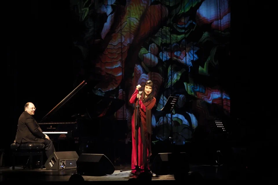 14 01 2016 UL JEZUICKA TEATR STARY SIESTA W DRODZE MARCINA KYDRYNSKIEGO. KONCERT MISIA - PARA AMALIA FOT WOJCIECH NIESPIALOWSKI / TS