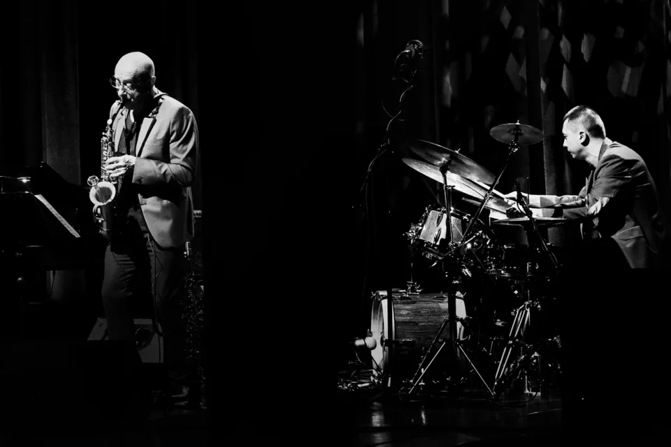 30 11 2016 LUBLIN TEATR STARY Henryk Miskiewicz & Marcin Wasilewski Trio Lyrics FOT DOROTA AWIORKO