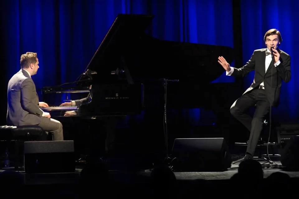 31 12 2015 UL JEZUICKA LUBLIN TEATR STARY KONCERT WOJCIECH MYRCZEK & PAWEL TOMASZEWSKI " LOVE REVISITED "  FOT WOJCIECH NIESPIALOWSKI / TS