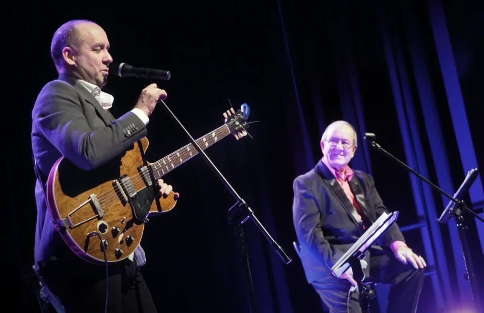 31 12 2016 LUBLIN UL JEZUICKA TEATR STARY KONCERT KONCERT SYLWESTROWY ANDRZEJ DABROWSKI I MAREK NAPIORKOWSKI /  FOT WOJCIECH NIESPIALOWSKI