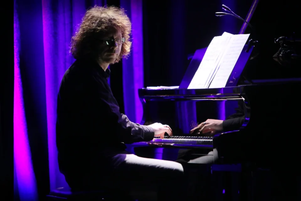 05 03 2014 LUBLIN UL JEZUICKA TEATR STARY KONCERT NEW BONE - FOLLOW ME FOT WOJCIECH NIESPIALOWSKI / TS