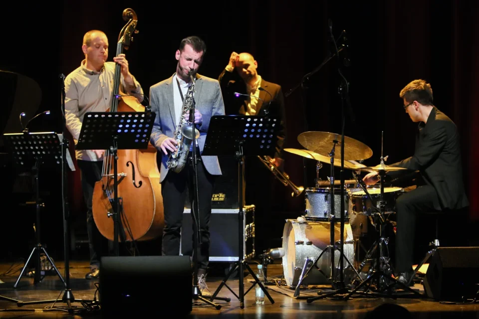 05 03 2014 LUBLIN UL JEZUICKA TEATR STARY KONCERT NEW BONE - FOLLOW ME FOT WOJCIECH NIESPIALOWSKI / TS