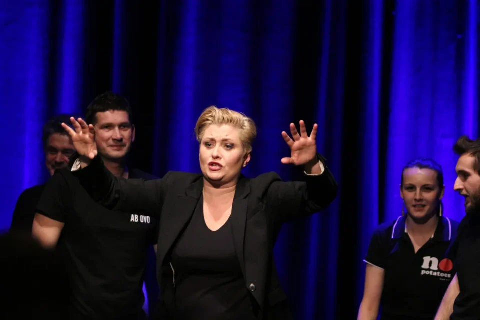 25 01 2013 LUBLIN TEATR STARY AB OVO i No Potatoes - Impro Style FOT DOROTA AWIORKO - KLIMEK