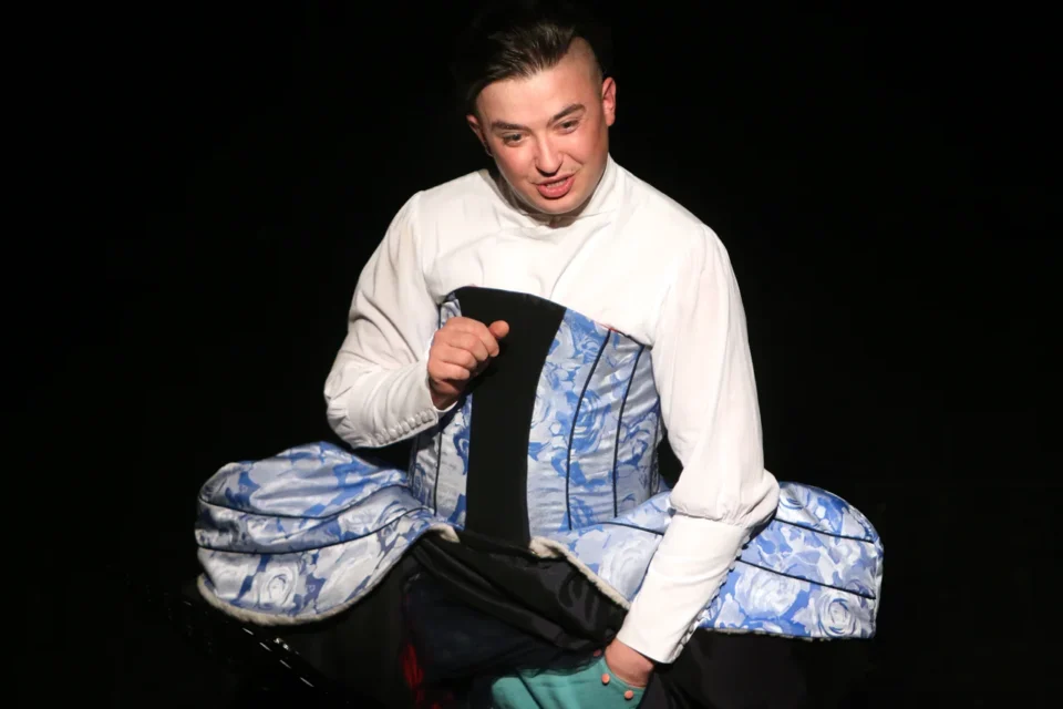 13 12 2014 LUBLIN UL JEZUICKA TEATR STARY MATEUSZ NOWAK - NIEMCEWICZ OD PRZODU I OD TYLU FOT WOJCIECH NIESPIALOWSKI / TS