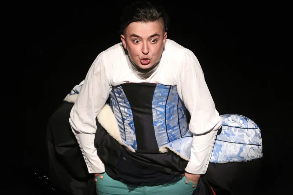 13 12 2014 LUBLIN UL JEZUICKA TEATR STARY MATEUSZ NOWAK - NIEMCEWICZ OD PRZODU I OD TYLU FOT WOJCIECH NIESPIALOWSKI / TS