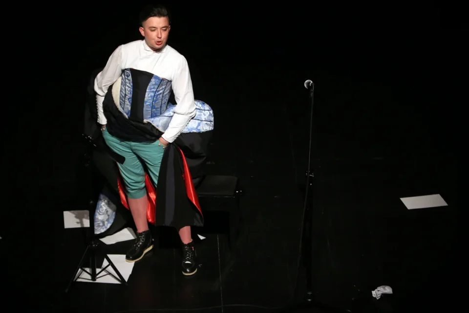 13 12 2014 LUBLIN UL JEZUICKA TEATR STARY MATEUSZ NOWAK - NIEMCEWICZ OD PRZODU I OD TYLU FOT WOJCIECH NIESPIALOWSKI / TS