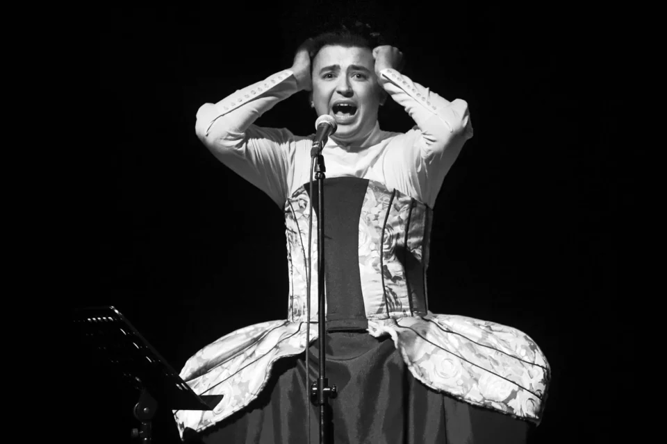 13 12 2014 LUBLIN UL JEZUICKA TEATR STARY MATEUSZ NOWAK - NIEMCEWICZ OD PRZODU I OD TYLU FOT WOJCIECH NIESPIALOWSKI / TS