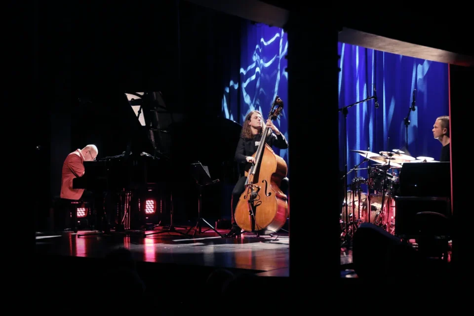 14 01 2015 LUBLIN JEZUICKA TEATR STARY KONCERT WLODEK PAWLIK TRIO FOT WOJCIECH NIESPIALOWSKI / TS